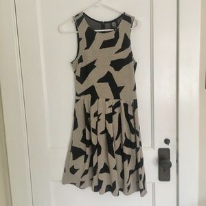 Patterned Abstract Flare Sleeveless Dress